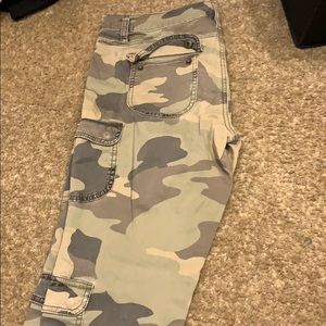 GUESS Camo skinny jeans